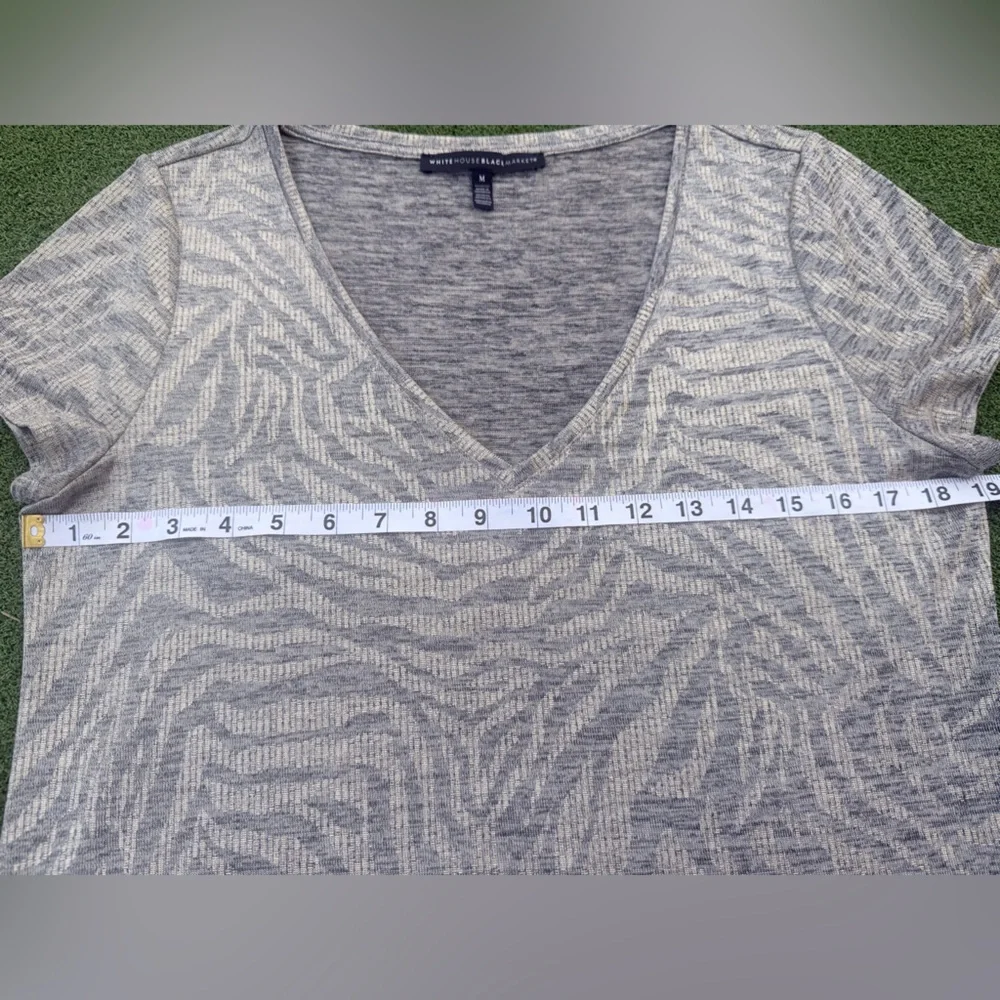 White House Black Market Shimmer Gold V-Neck Short Sleeve Top Tee - Picture 3 of 5